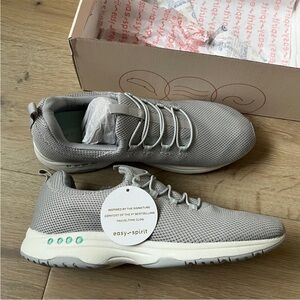 New Box Easy Spirit Tame 2 Slip-On Sneakers Light Gray Women's Shoes US Sz 9,5 W